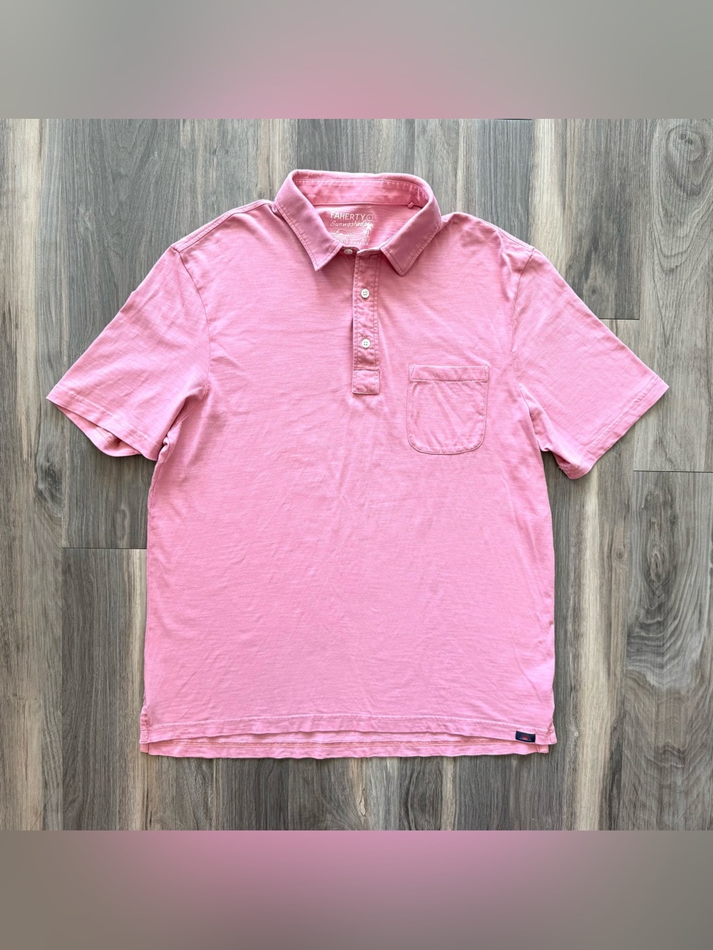 Faherty Sunwashed Organic Cotton Pocket Polo in Salmon Pink Size L